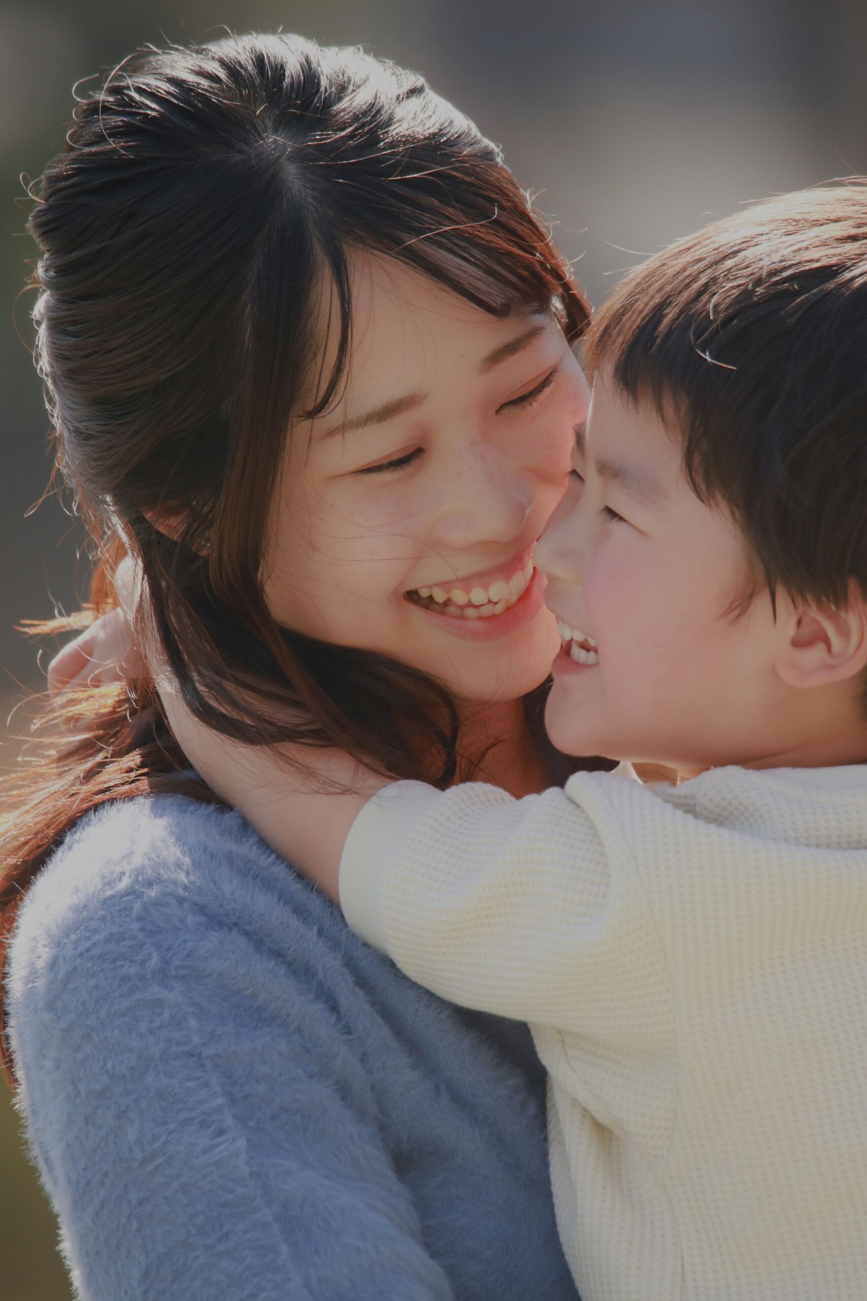 笑顔のママと子供